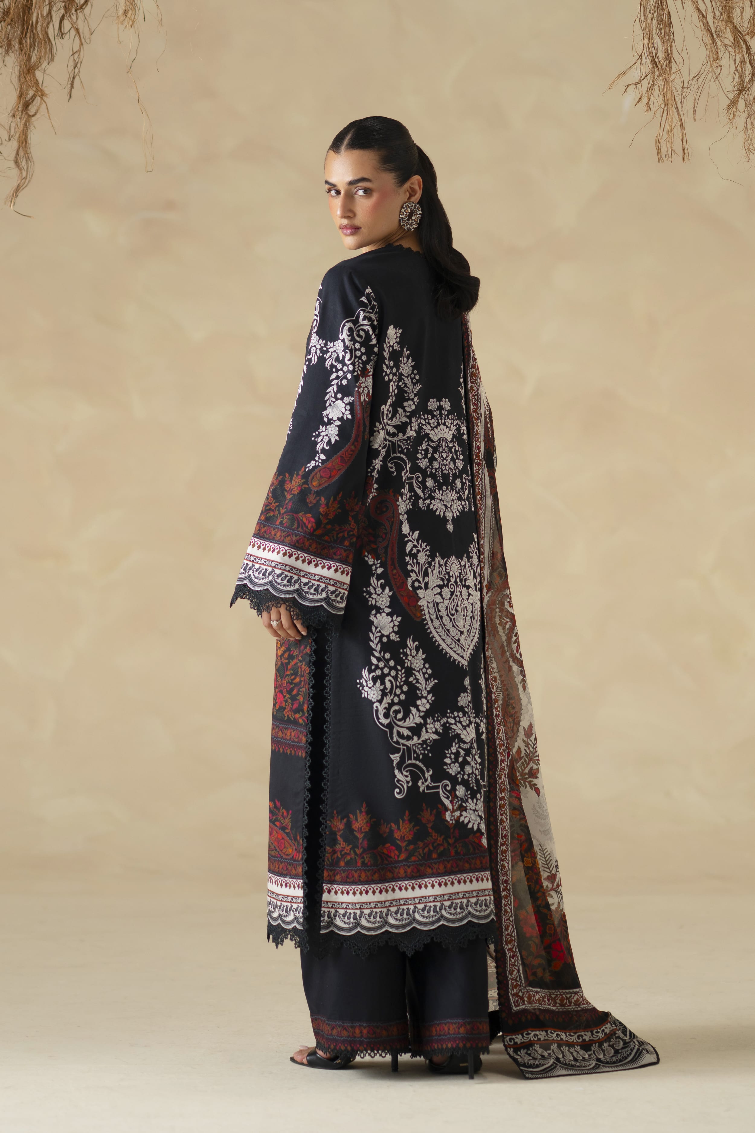 Akbar Aslam - Manrch