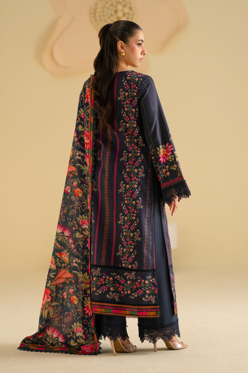 Akbar Aslam - Nixia