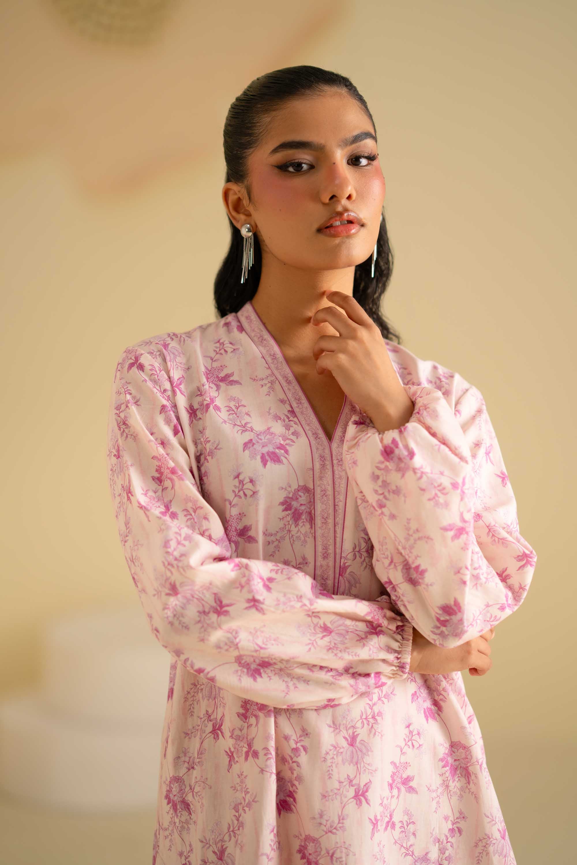 Akbar Aslam - Mino