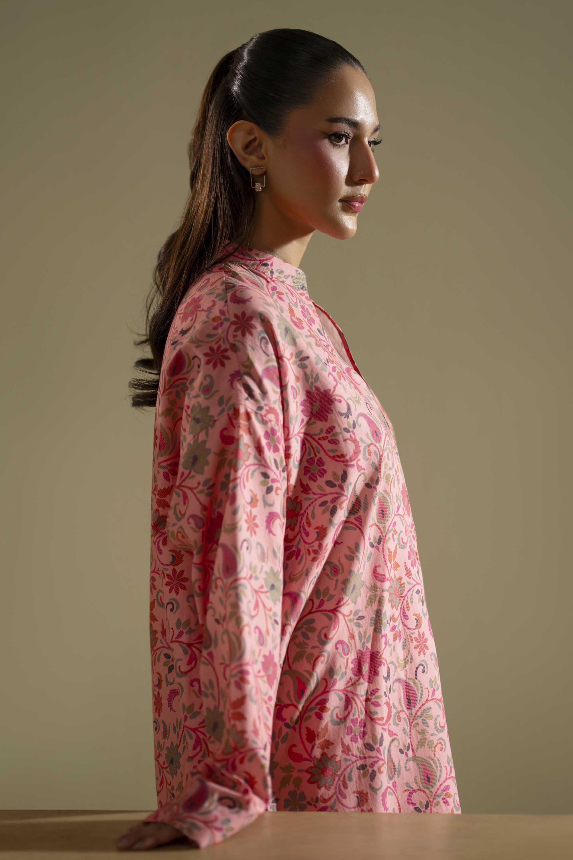 Akbar Aslam - Aven