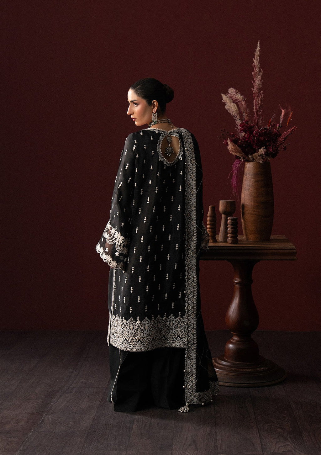 Aik Atelier - Lady Aik - Look A2502