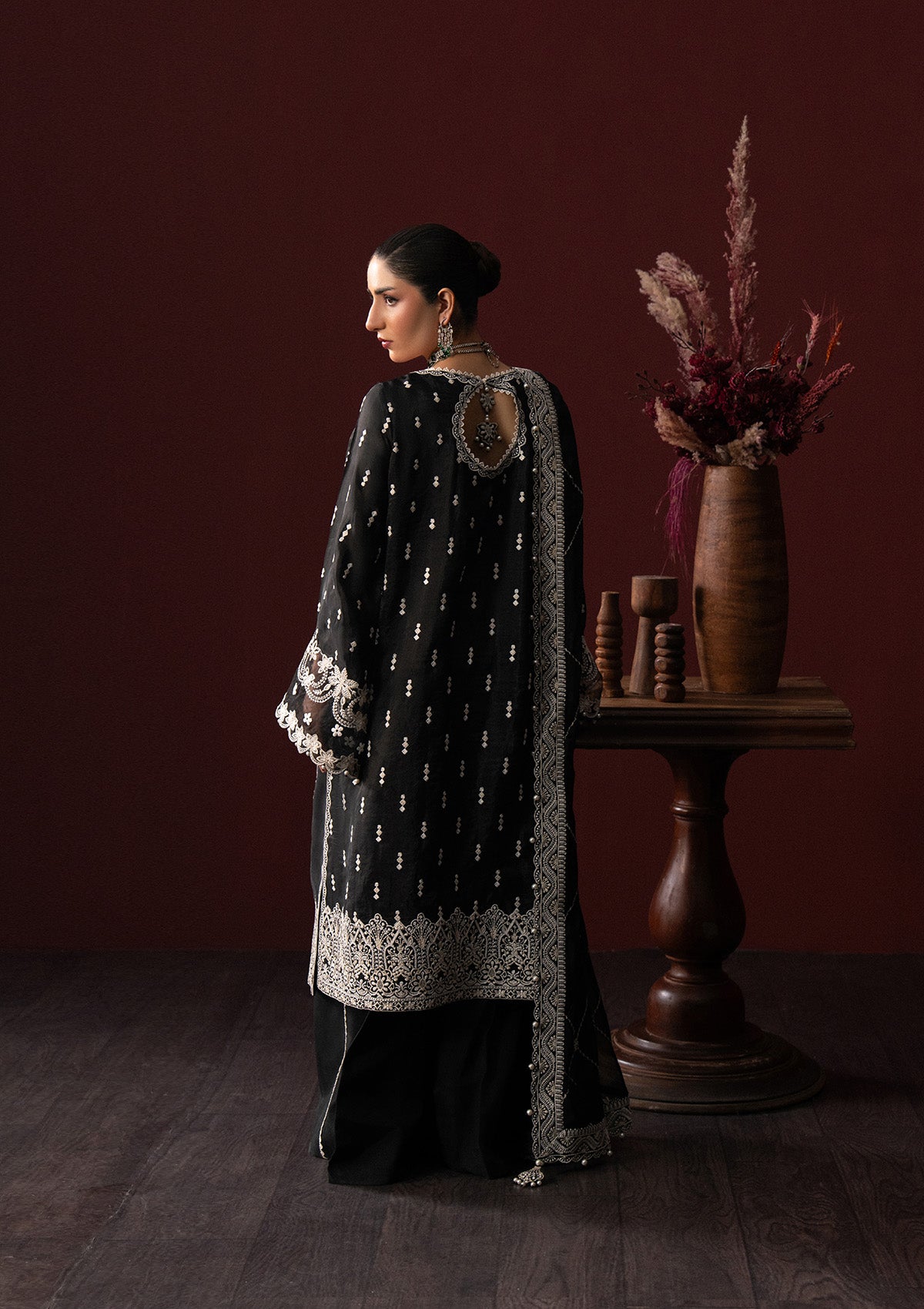 Aik Atelier - Lady Aik - Look A2502