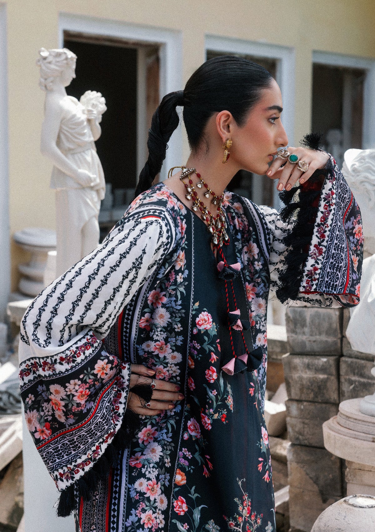Aik Atelier - Lady Aik - Look B2602