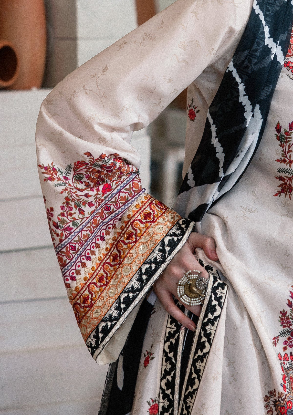 Aik Atelier - Lady Aik - Look B2604