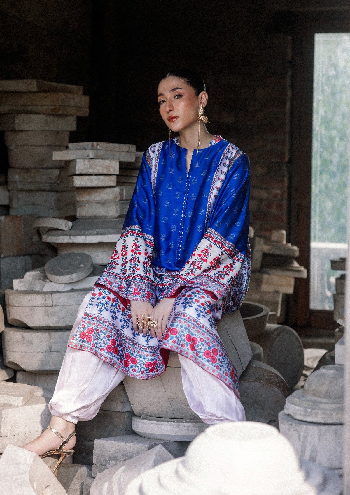 Aik Atelier - Lady Aik - Look B2606