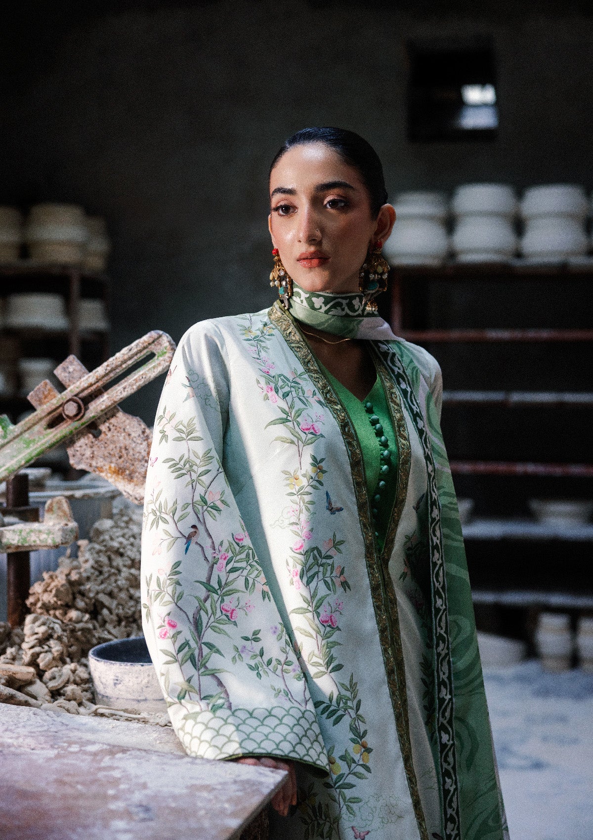 Aik Atelier - Lady Aik - Look B2607