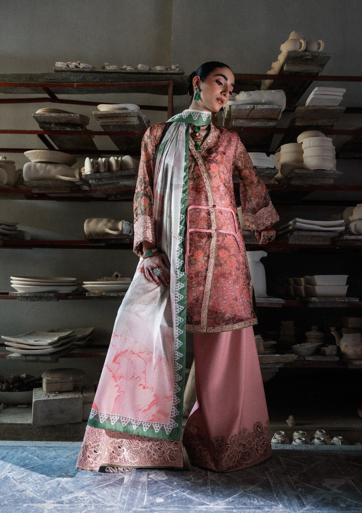 Aik Atelier - Lady Aik - Look B2609