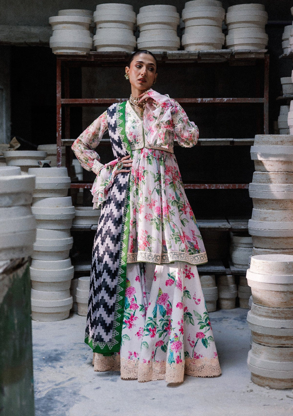 Aik Atelier - Lady Aik - Look B2610