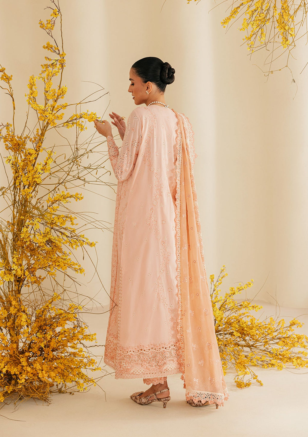 Aik Atelier - Lawn - Look B2604B
