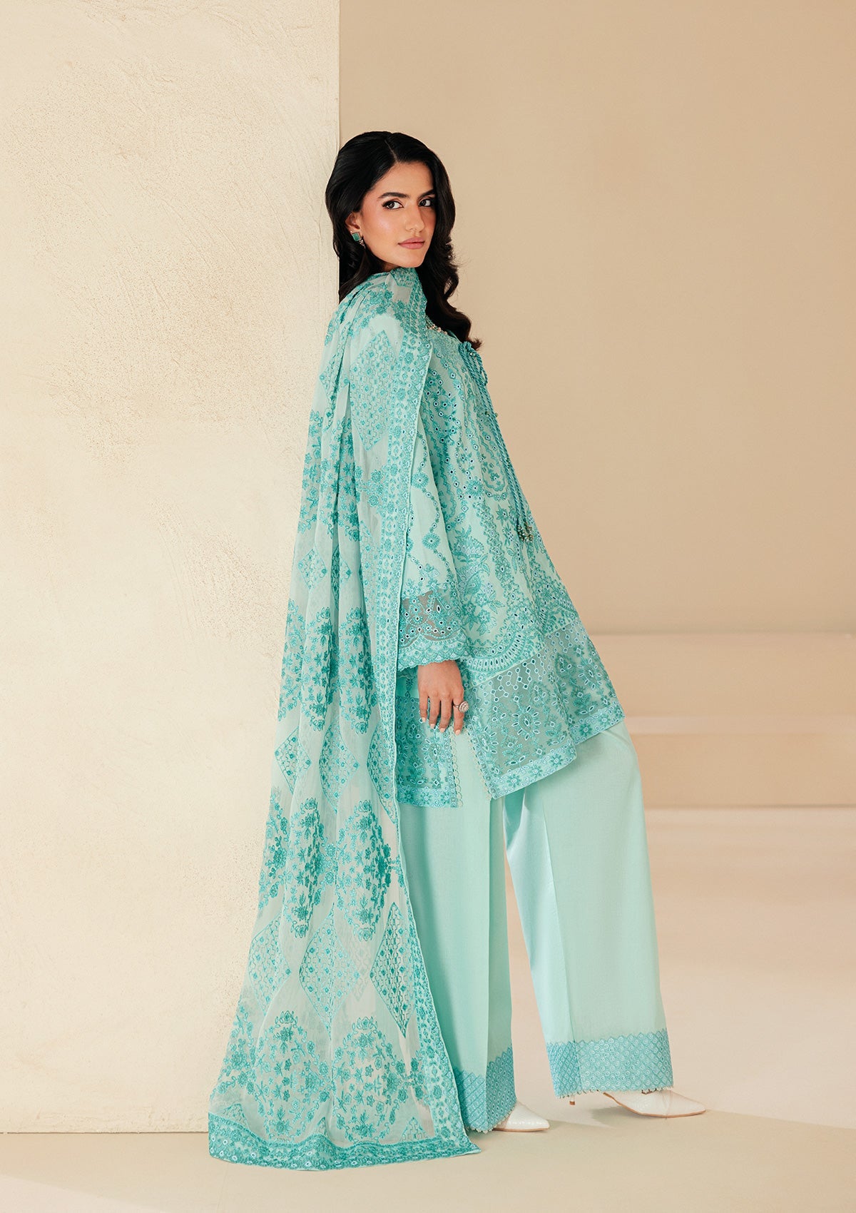 Aik Atelier - Lawn - Look B2605A