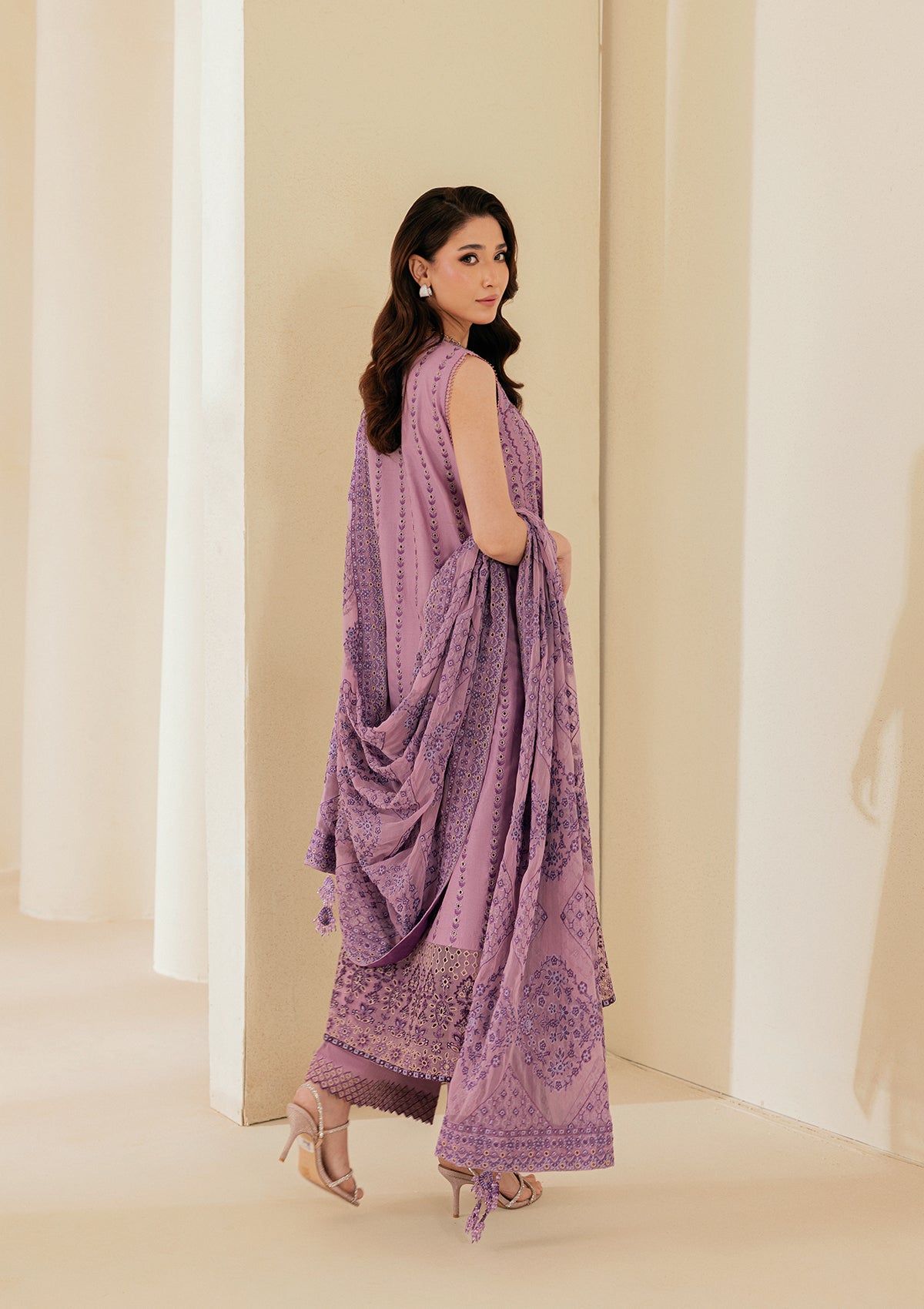 Aik Atelier - Lawn - Look B2605B