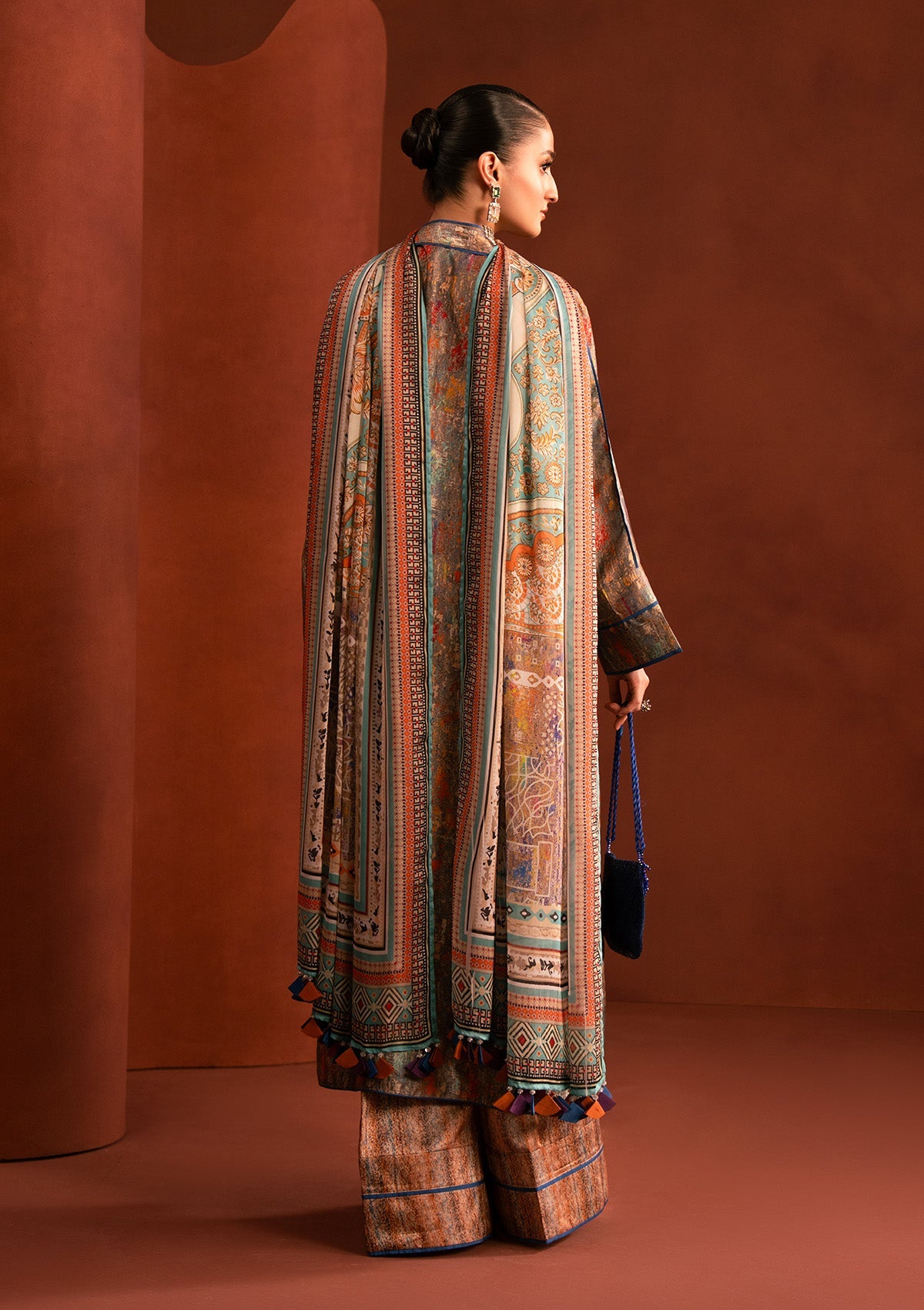 Aik Atelier - Miss Aik - Look B2505