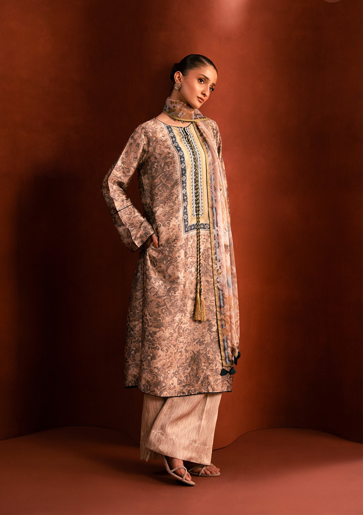 Aik Atelier - Miss Aik - Look B2509