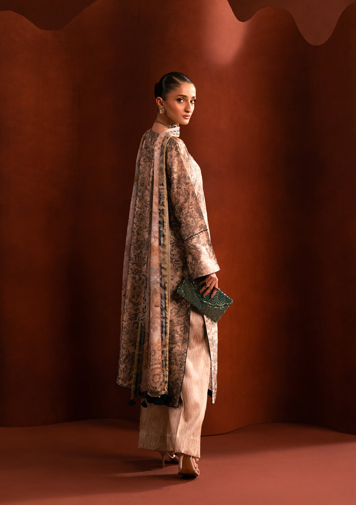 Aik Atelier - Miss Aik - Look B2509