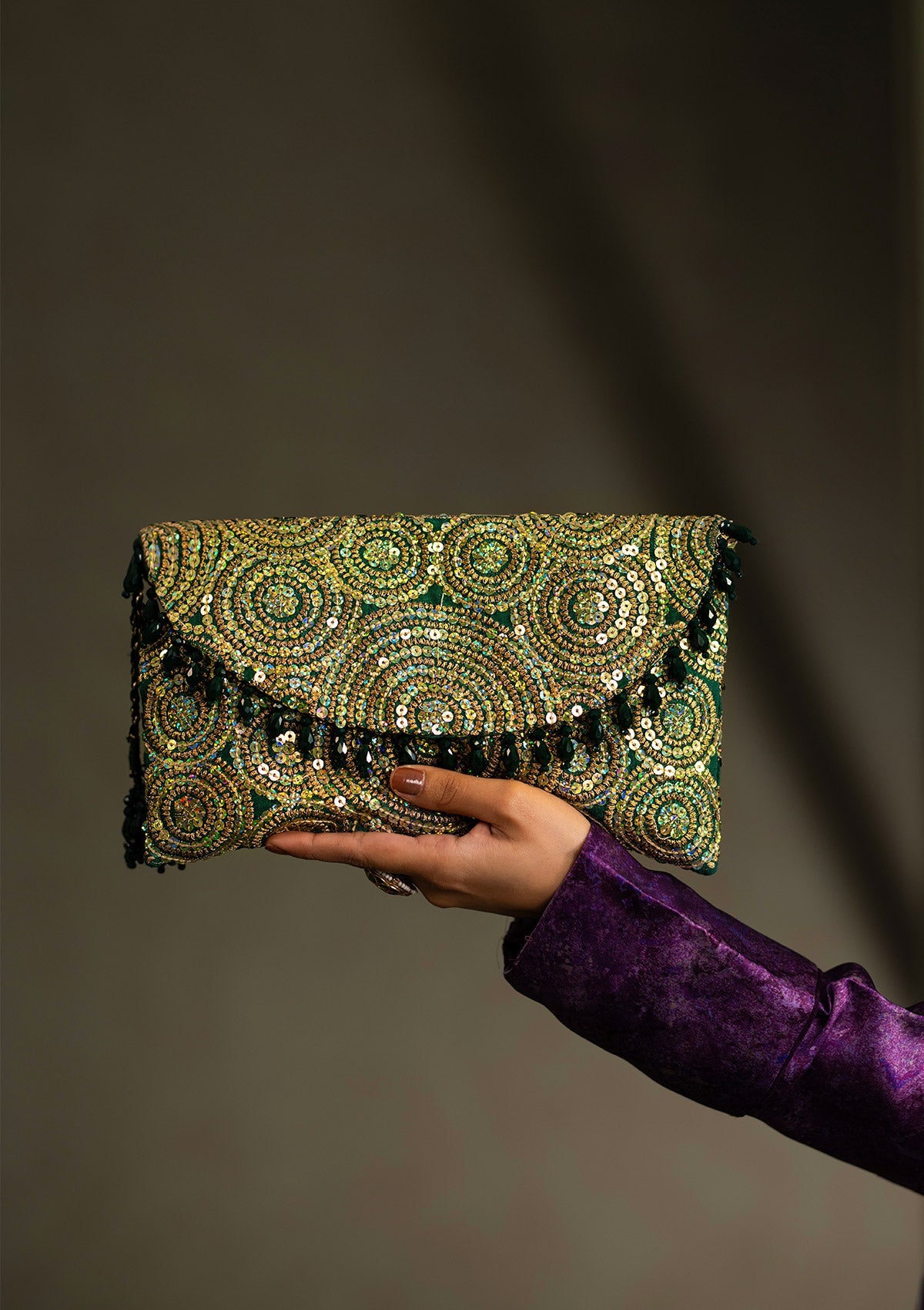 Aik Atelier - Clutch - Green Sequin Maa25