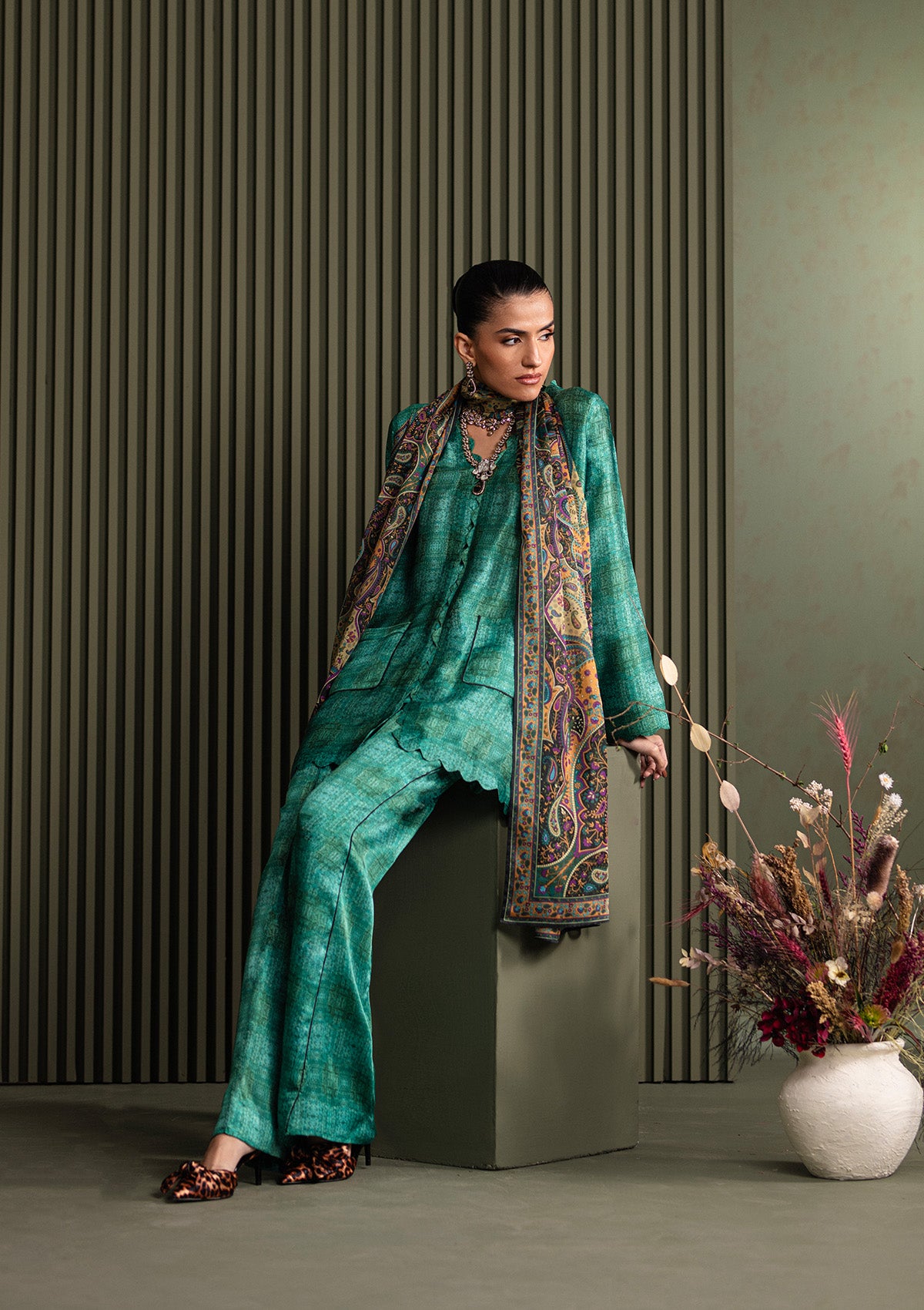 Aik Atelier - Miss Aik - Look A2505