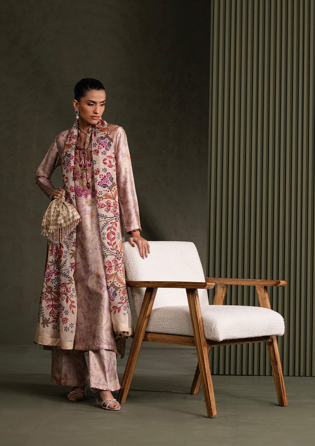 Aik Atelier - Miss Aik - Look A2507