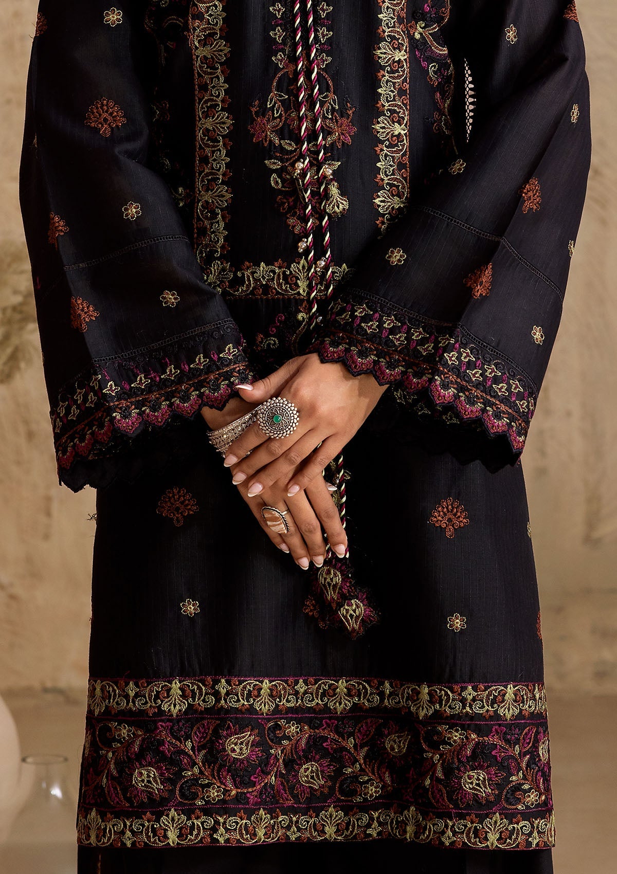 Aik Atelier - Miss Aik - Look C2506