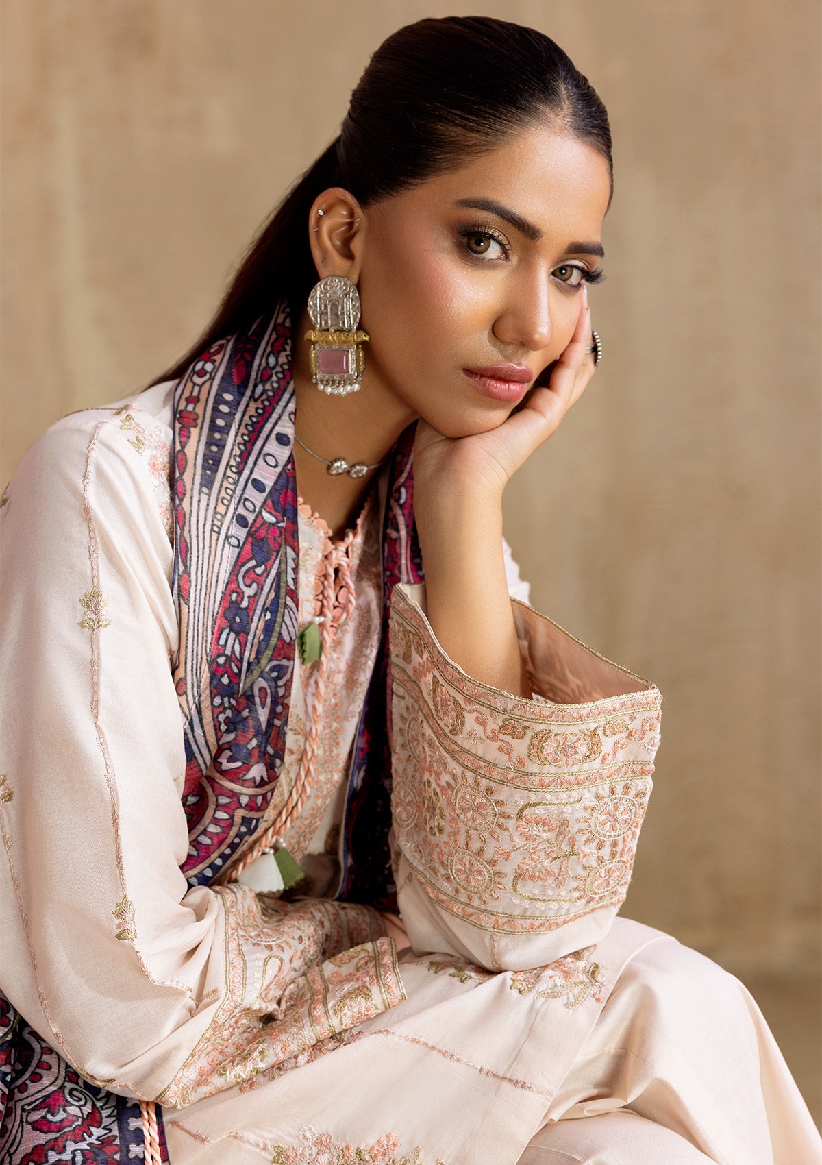 Aik Atelier - Miss Aik - Look C2509