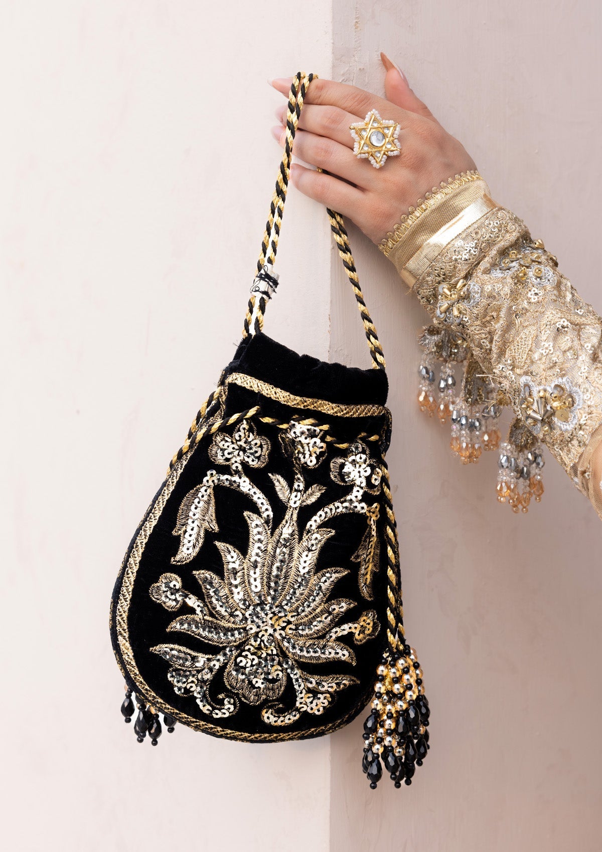 Aik Atelier - Potli - Black Velvet Wdb25