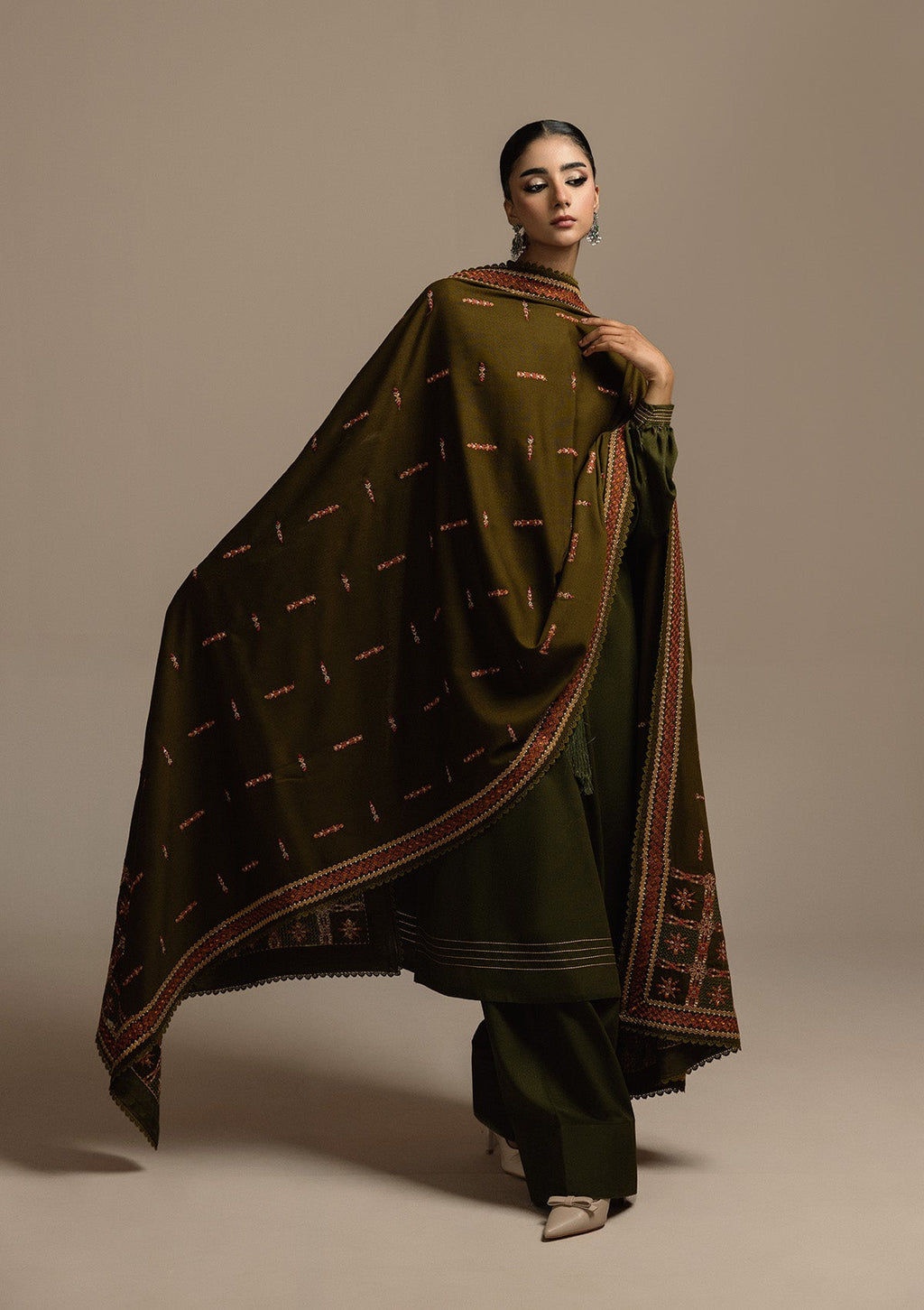 Aik Atelier - Aik Roz - Look C2505