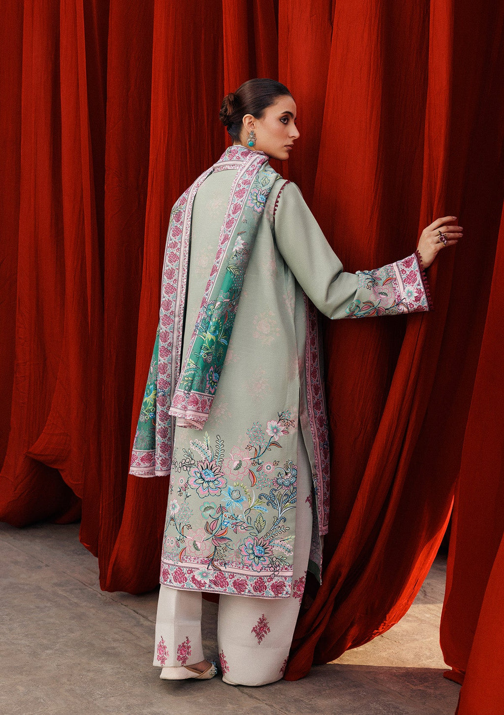 Aik Atelier - Aik Roz- Look B2506